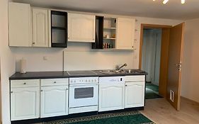 Schöne moderne&rustikale Einliegerwohnung mit Küche